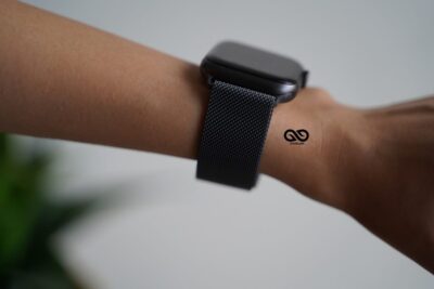 Personalized Magnetic metal loop strap for Apple Watch 42MM 41MM 40MM Series 4 5 6 7 8 9 10 11 SE SE 2 Gen
