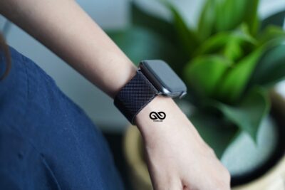 Personalized Magnetic metal loop strap for Apple Watch 42MM 41MM 40MM Series 4 5 6 7 8 9 10 11 SE SE 2 Gen