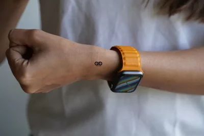 Latest Leather Magnetic Band for Apple Watch 42MM 41MM 40MM Series 4 5 6 7 8 9 10 11 SE SE 2 Gen