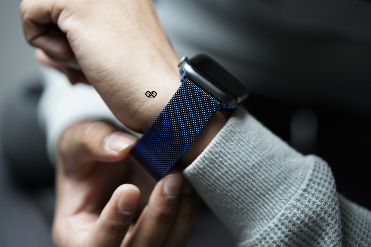 Milanese magnetic metal loop strap Blue for Apple Watch 44MM 45MM Series 4 5 6 7 8 9 SE SE 2 Gen 2 Milanese magnetic metal loop strap Blue for Apple Watch 44MM 45MM Series 4 5 6 7 8 9 SE SE 2 Gen - Image 2