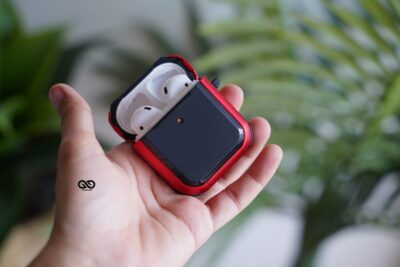 Red Defender Airpods 1/2 Case