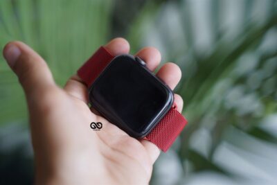 Milanese magnetic metal loop strap Red for Apple Watch 42MM 41MM 40MM Series 4 5 6 7 8 9 10 SE SE 2 Gen