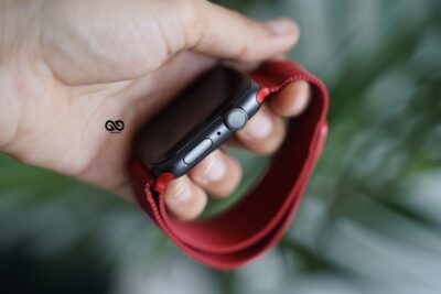 Milanese magnetic metal loop strap Red for Apple Watch 42MM 41MM 40MM Series 4 5 6 7 8 9 10 SE SE 2 Gen