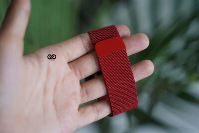 Milanese magnetic metal loop strap Red for Apple Watch 42MM 41MM 40MM Series 4 5 6 7 8 9 10 SE SE 2 Gen