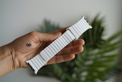 White Magnetic Leather Loop for Apple Watch 44MM 45MM 46MM Series 4 5 6 7 8 9 10 SE SE 2 Gen