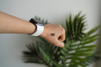 White Magnetic Leather Loop for Apple Watch 42MM 41MM 40MM Series 4 5 6 7 8 9 10 11 SE SE 2 Gen