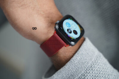 Milanese magnetic metal loop strap Red for Apple Watch 42MM 41MM 40MM Series 4 5 6 7 8 9 10 SE SE 2 Gen