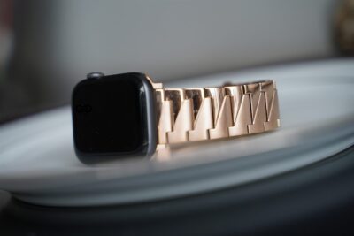 Rose Gold Glossy Matte Link Strap For Apple Watch 42MM 41MM 40MM Series 4 5 6 7 8 9 10 SE SE 2 Gen 16 Rose Gold Glossy Matte Link Strap For Apple Watch 42MM 41MM 40MM Series 4 5 6 7 8 9 10 SE SE 2 Gen - Image 4