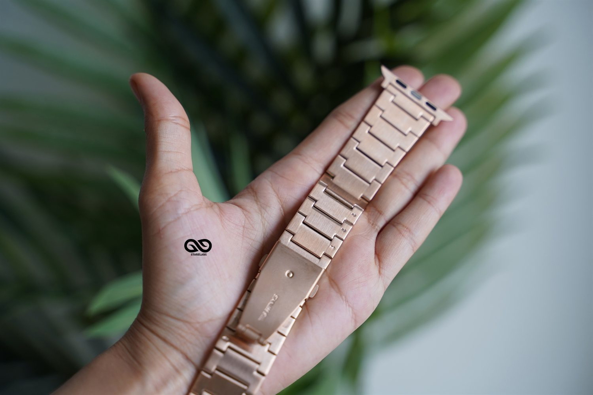 Rose Gold Glossy Matte Link Strap For Apple Watch 42MM 41MM 40MM Series 4 5 6 7 8 9 10 SE SE 2 Gen 7 Rose Gold Glossy Matte Link Strap For Apple Watch 42MM 41MM 40MM Series 4 5 6 7 8 9 10 SE SE 2 Gen - Image 7