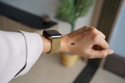 Milanese Magnetic Metal Loop strap Gold for Apple Watch 44MM 45MM 46MM Series 4 5 6 7 8 9 10 11 (SE 2 3 Gen)