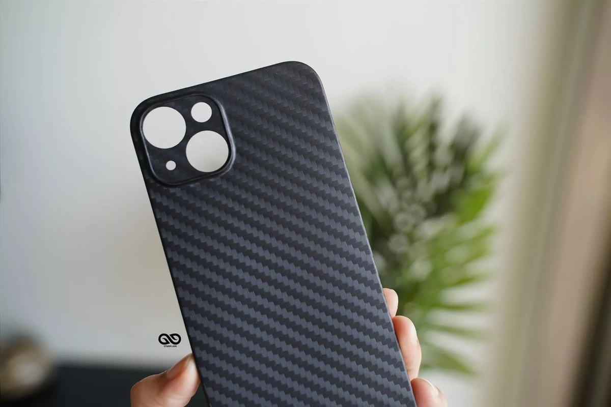 Carbon Ultra Thin Case for iPhone 13 3 Carbon Ultra Thin Case for iPhone 13 - Image 3