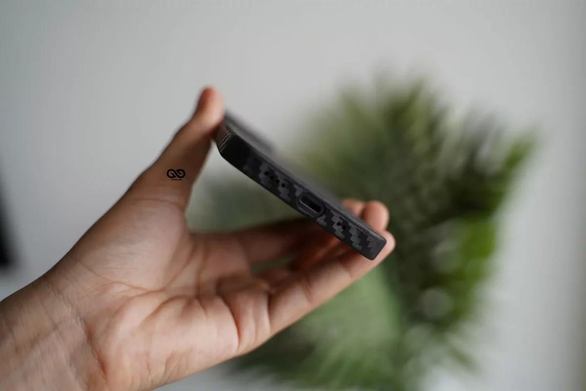 Carbon Ultra Thin Case for iPhone 14 Plus