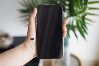 Dust grill Tempered glass for iPhone 14