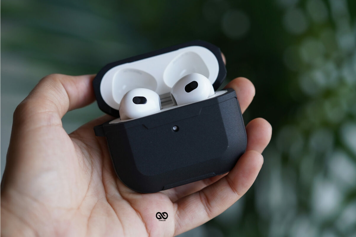Black Space Grey Rugged airpod case for Airpods 3 (Old)