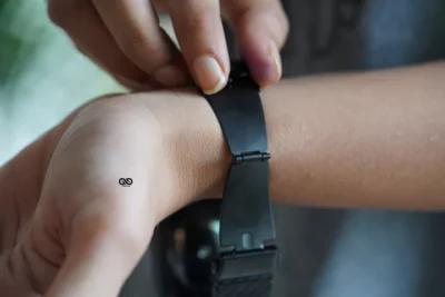 Carbon Fiber Textured Strap for Apple Watch 42MM 41MM 40MM Series 4 5 6 7 8 9 10 11 SE SE 2 Gen