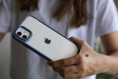 Transparent Case with Colored Border - Image 104