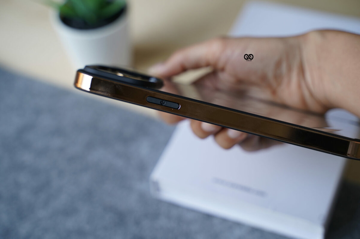 Dual Hybrid Case With Chrome Edges