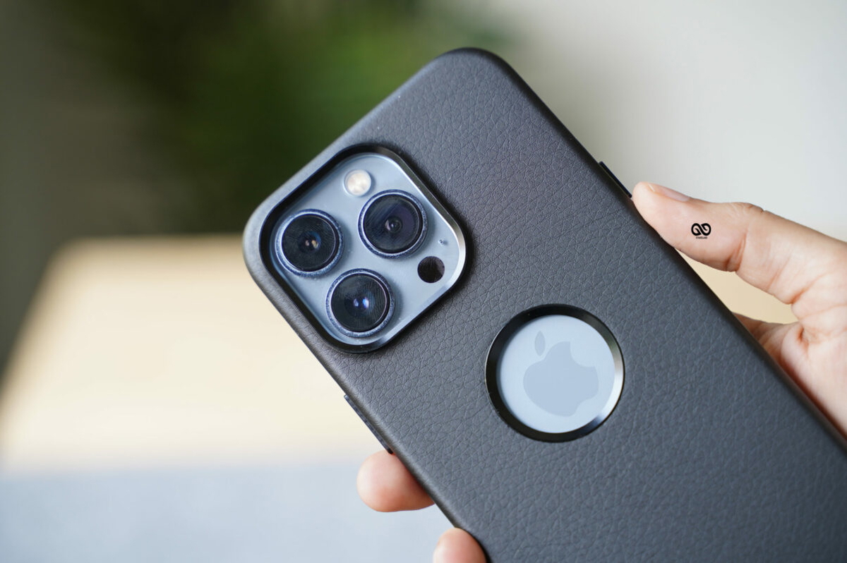 Grainy Textured Vegan Leather Case with Logo Cut for iPhone 13 Pro