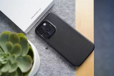 MagSafe Vegan Leather Case