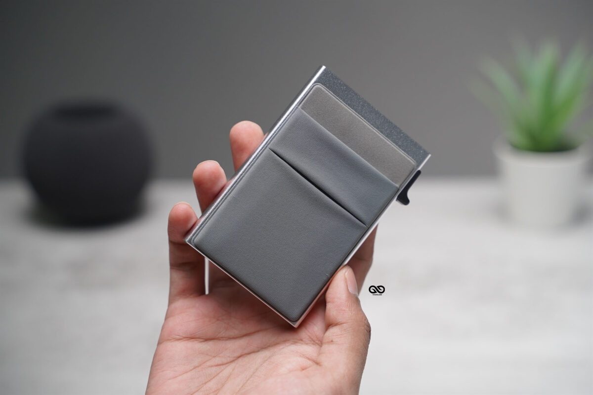 Minimalist Pop Up Credit Card Holder