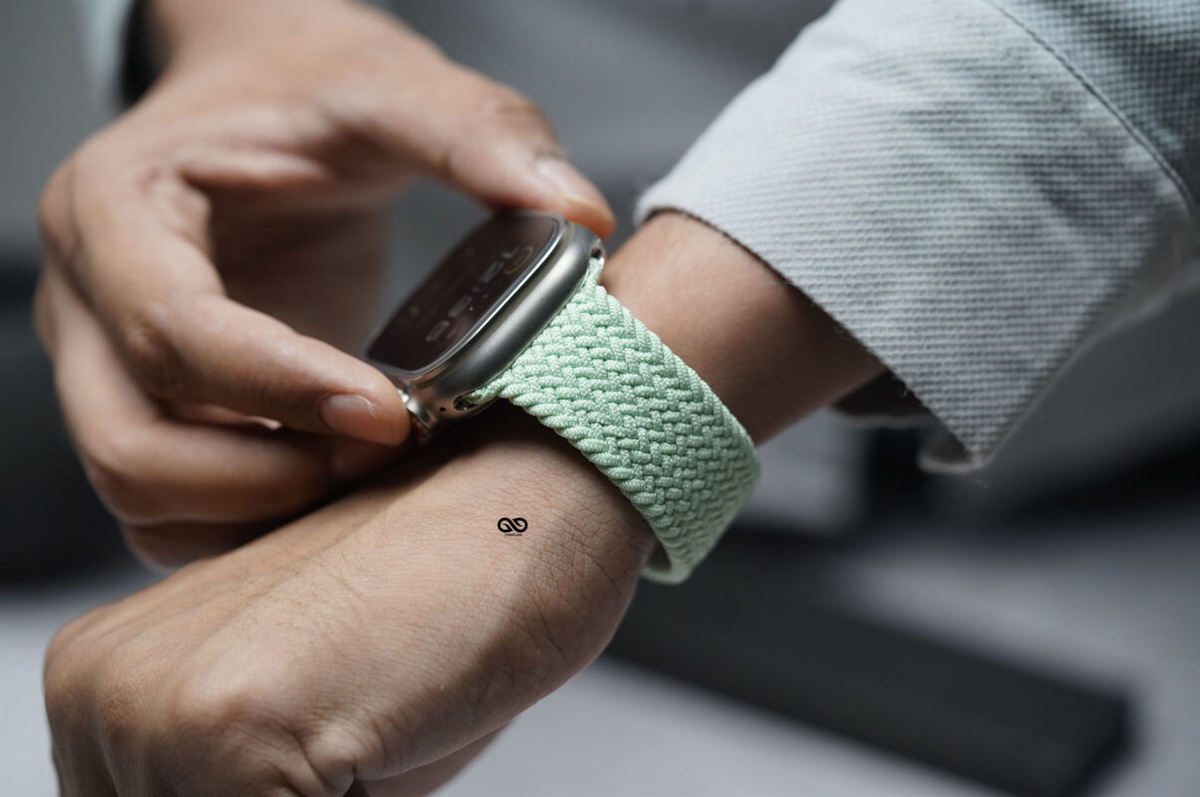 Braided Solo Loop For Apple Watch 49 (Series Ultra/Ultra 2/Ultra 3)