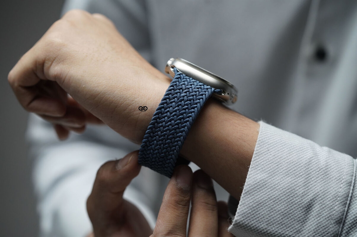 Abyss Blue Braided Solo Loop For Apple Watch 49 (Series Ultra/Ultra 2/Ultra 3)