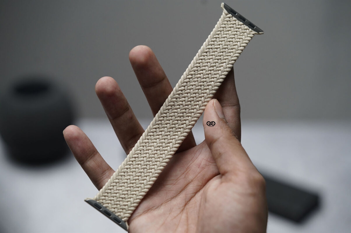 Beige Braided Solo Loop For Apple Watch 49 (Series Ultra/Ultra 2/Ultra 3)
