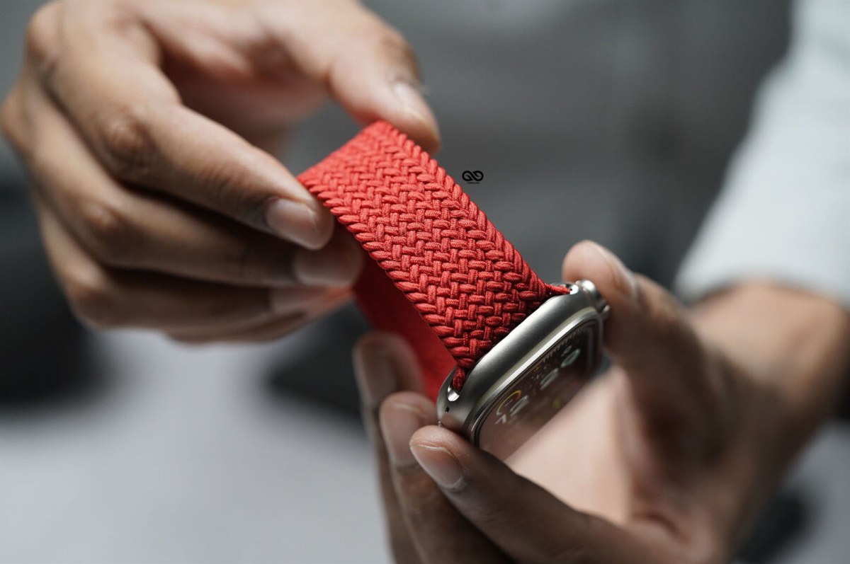 Red Braided Solo Loop For Apple Watch 49 (Series Ultra/Ultra 2/Ultra 3)