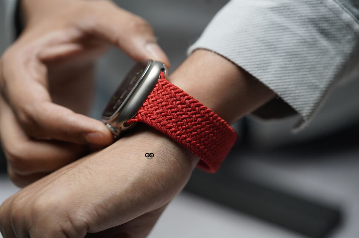 Red Braided Solo Loop For Apple Watch 49 (Series Ultra/Ultra 2/Ultra 3)