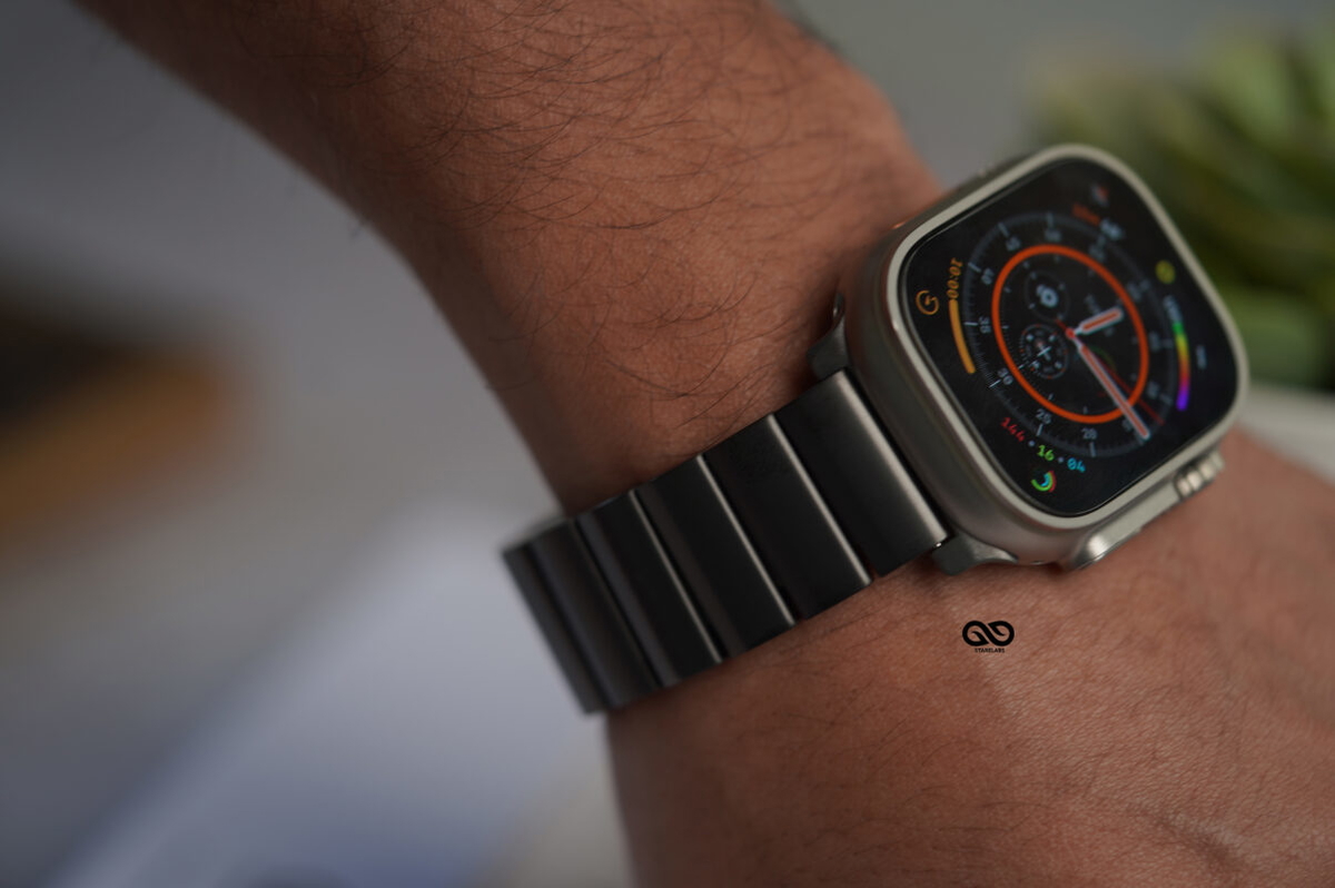 Ultra Modern Titanium Strap For Apple Watch 49 (Series Ultra/Ultra 2/Ultra 3)