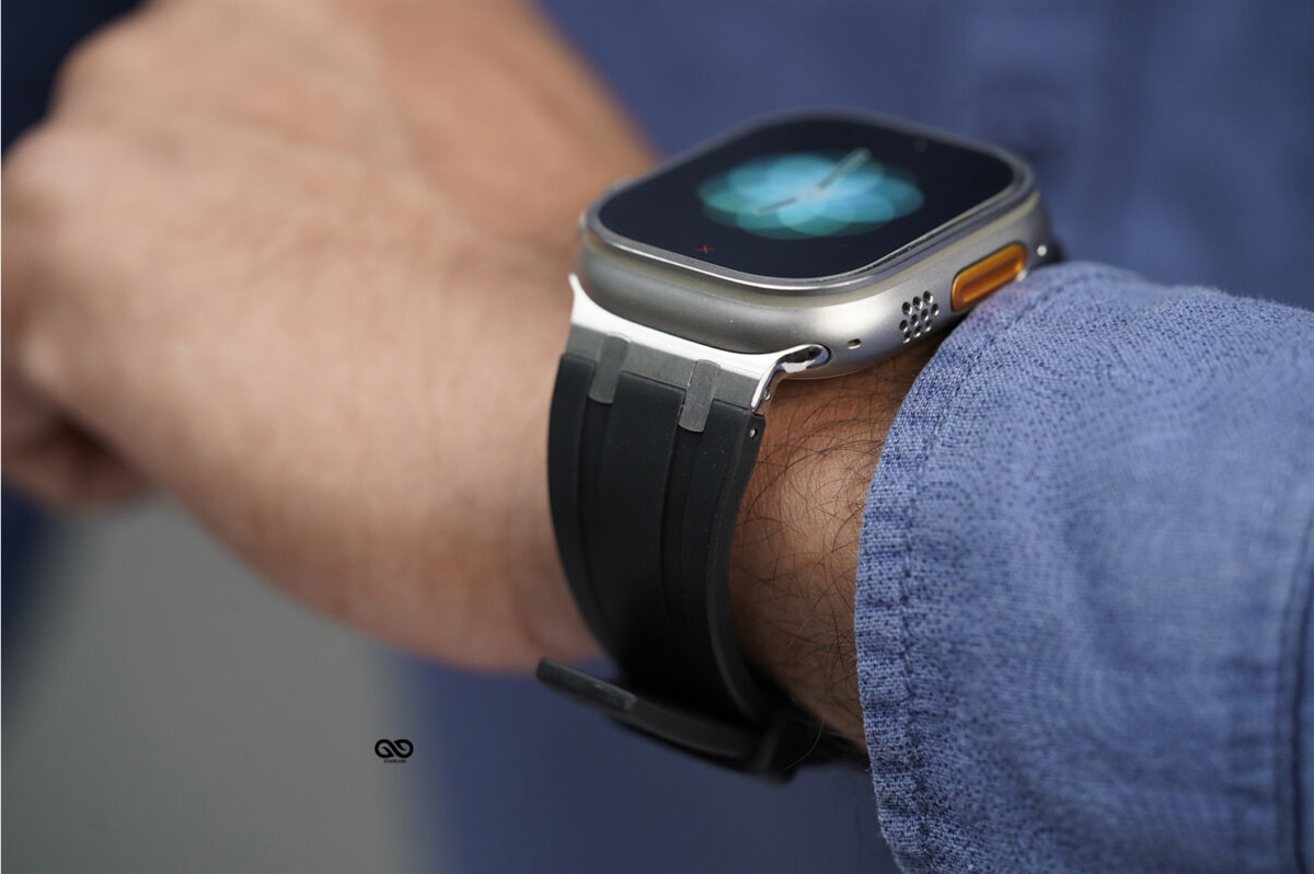 Black Fluoro Rubber Strap With Titanium Buckle For Apple Watch 49 MM (Series Ultra/Ultra 2/Ultra 3)