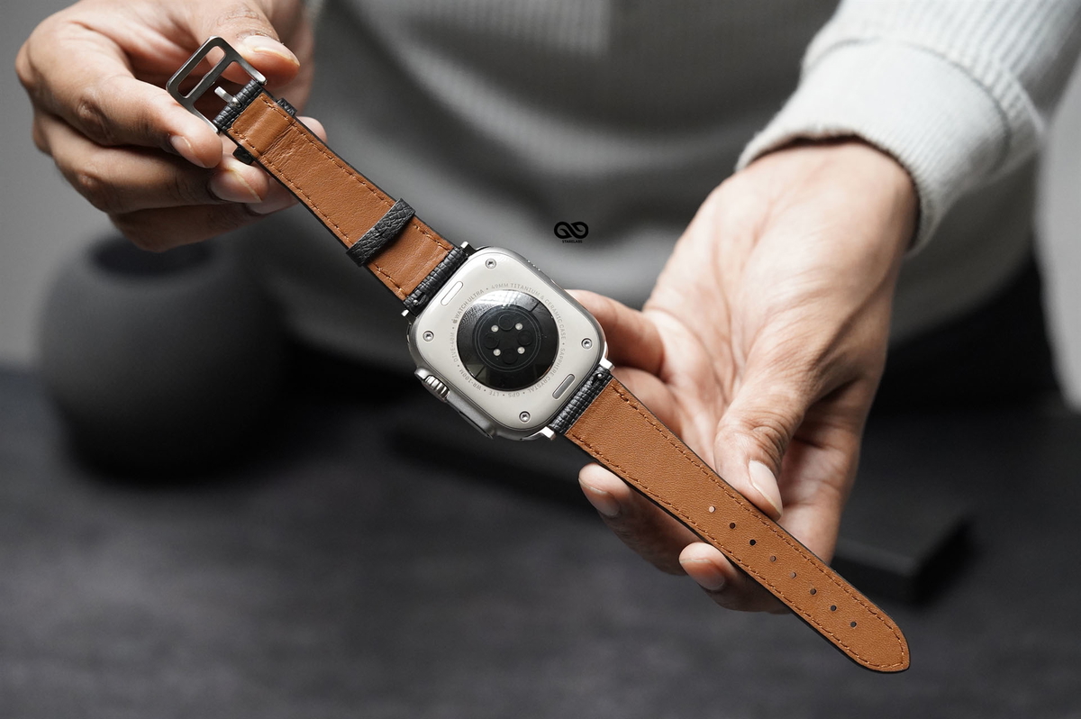 Sable Black Vegan Leather Strap For Apple Watch 49 MM Series Ultra/Ultra 2 6 Sable Black Vegan Leather Strap For Apple Watch 49 MM Series Ultra/Ultra 2 - Image 6
