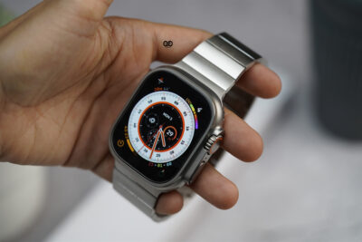Silver Titanium Matte Finish Detachable Link Strap With Magnetic Closure For Apple Watch 49 MM (Series Ultra/Ultra 2/Ultra 3)