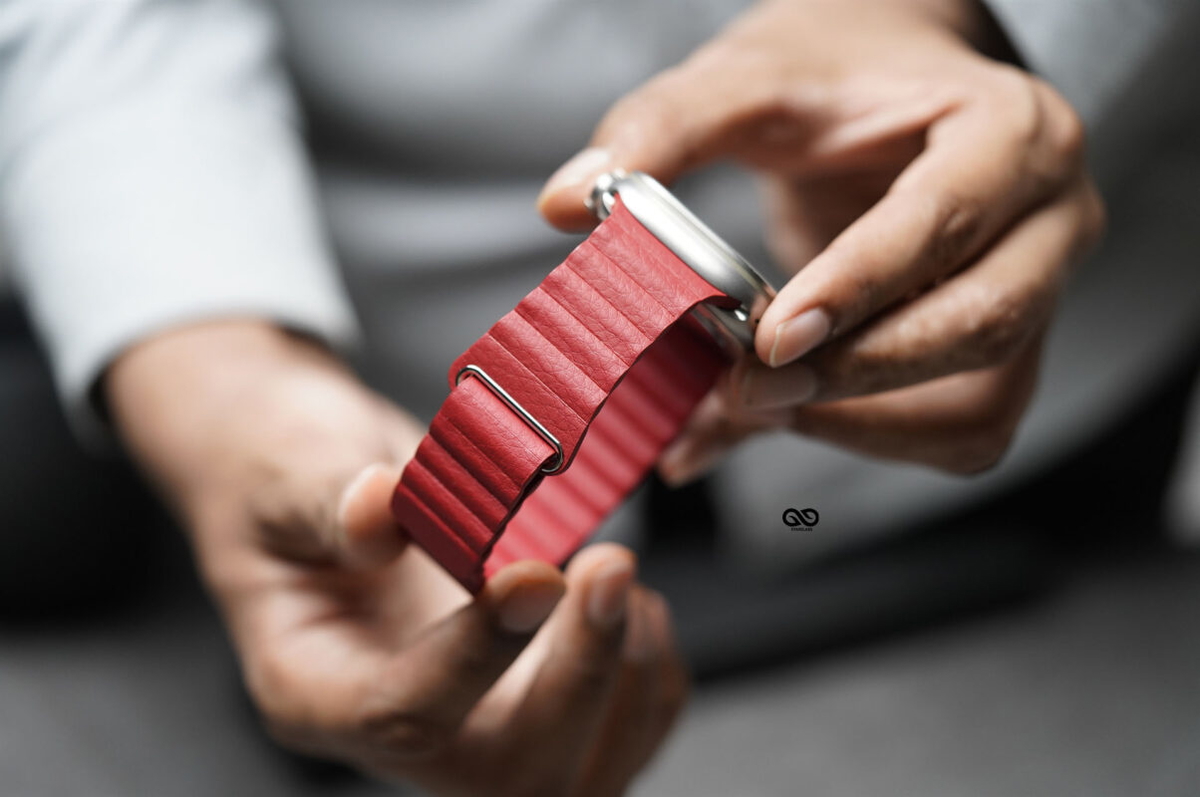 Red Magnetic Leather Loop For Apple Watch 49 MM Series Ultra/Ultra 2/Ultra 3