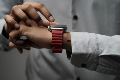 Red Magnetic Leather Loop For Apple Watch 49 MM Series Ultra/Ultra 2/Ultra 3