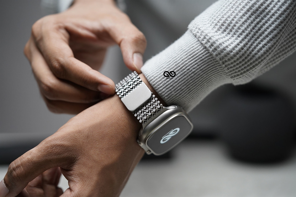 Magnetic closure stainless steel loop Apple Watch 49 mm Series Ultra/Ultra 2 13 Magnetic closure stainless steel loop Apple Watch 49 mm Series Ultra/Ultra 2 - Image 13