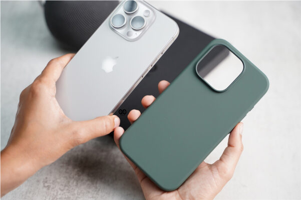 Coque Silicone Apple IPhone 15 Plus Avec MagSafe - Grise - Neuve