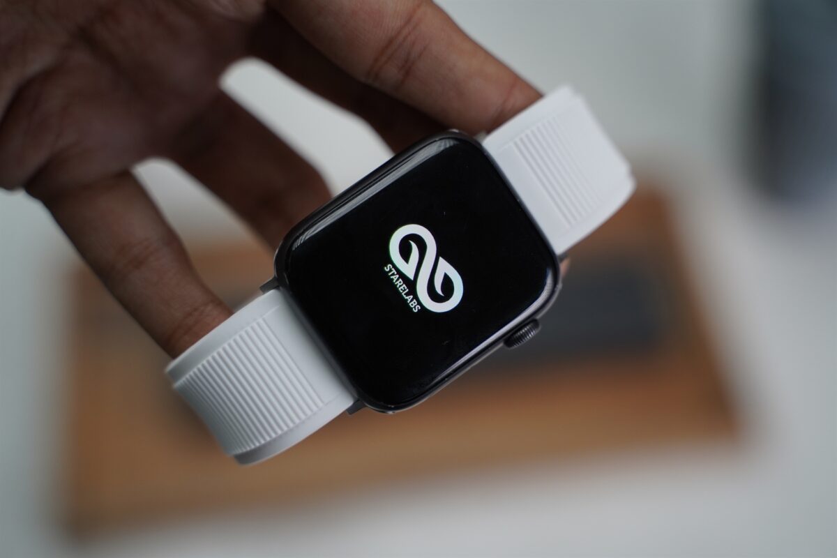 White Waterproof Silicone Sports Band with Buckle for Apple Watch 44MM 45MM 46MM Series 4 5 6 7 8 9 10 11 (SE 2 3 Gen)
