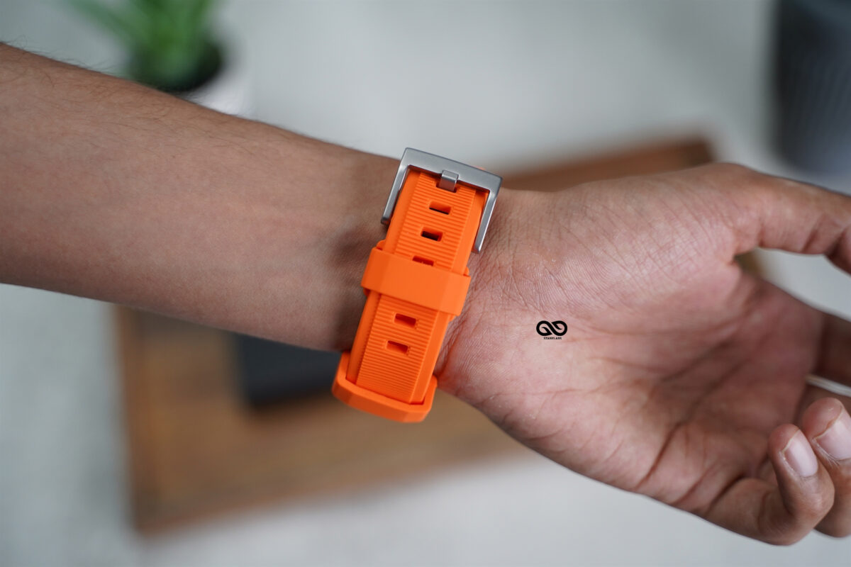 Ultra Orange Waterproof Silicone Sports Band with Buckle for Apple Watch 44MM 45MM 46MM Series 4 5 6 7 8 9 10 11 12 SE SE2 SE3 Gen