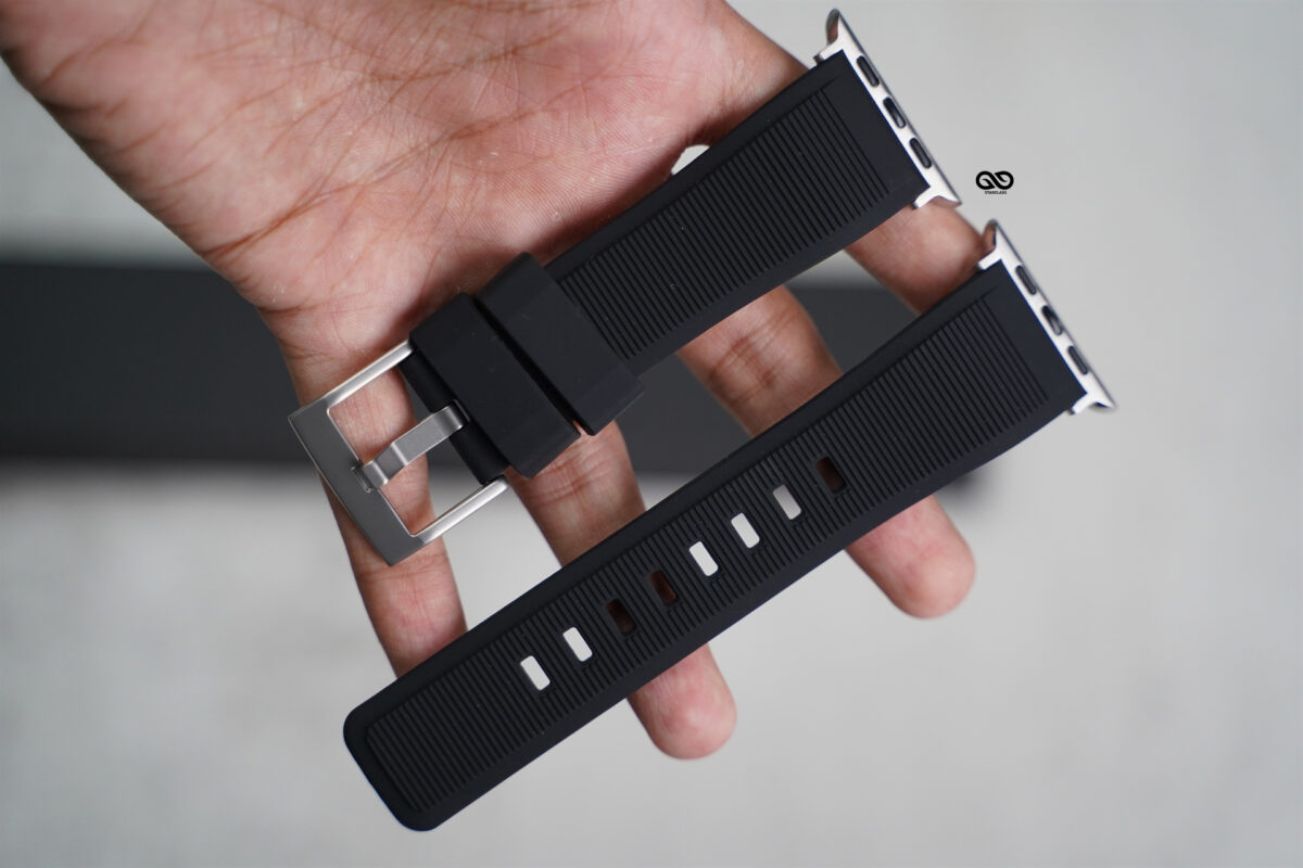 Black Waterproof Silicone Sports Band with Buckle for Apple Watch 49 Series Ultra1 2 3 4