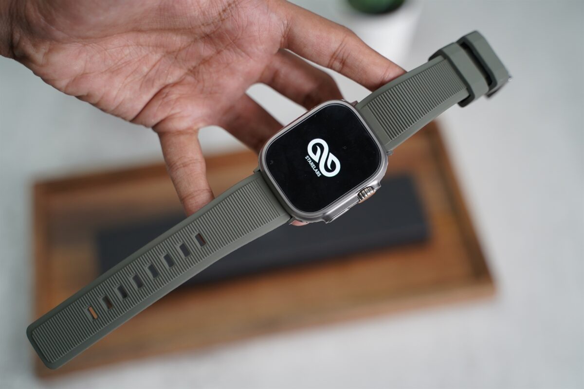 Grey Waterproof Silicone Sports Band with Buckle For Apple Watch 49 (Series Ultra/Ultra 2/Ultra 3)