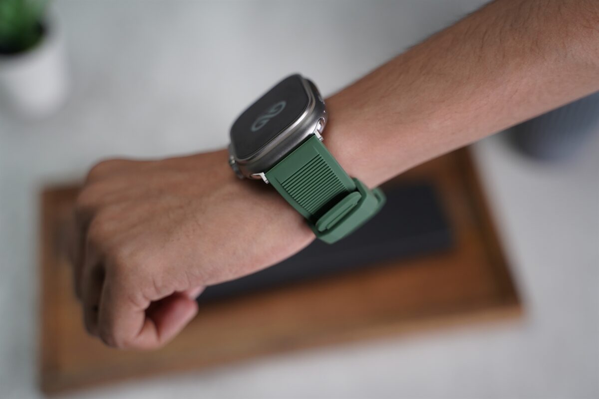 Forest Green Waterproof Silicone Sports Band with Buckle For Apple Watch 49 (Series Ultra/Ultra 2/Ultra 3)