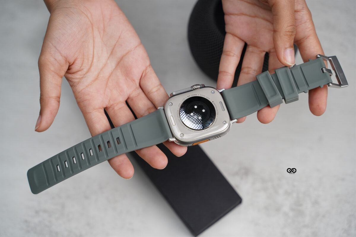 Grey Waterproof Silicone Sports Band with Buckle For Apple Watch 49 (Series Ultra/Ultra 2/Ultra 3)