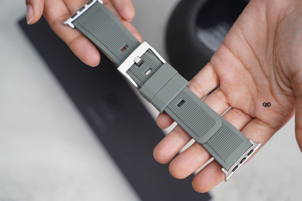 Grey Waterproof Silicone Sports Band with Buckle for Apple Watch 44MM 45MM 46MM Series 4 5 6 7 8 9 10 11 (SE 2 3 Gen)
