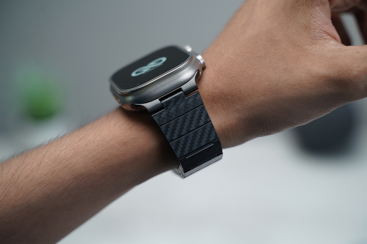 Carbon Textured Strap With Magnetic Closure For Apple Watch 49 Series Ultra1 2 3 4 13 Carbon Textured Strap With Magnetic Closure For Apple Watch 49 Series Ultra1 2 3 4 - Image 13