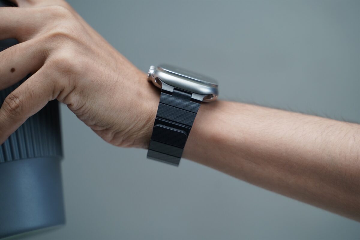 Carbon Textured Strap With Magnetic Closure For Apple Watch 49 Series Ultra1 2 3 4
