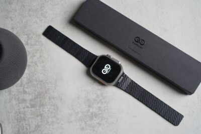 Carbon Textured Strap With Magnetic Closure For Apple Watch 49 Series Ultra1 2 3 4 21 Carbon Textured Strap With Magnetic Closure For Apple Watch 49 Series Ultra1 2 3 4 - Image 3