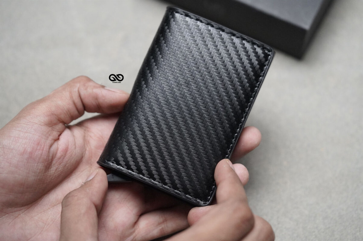 Personalized Slim Carbon Fiber Leather Card Holder with Single Slot Wallet