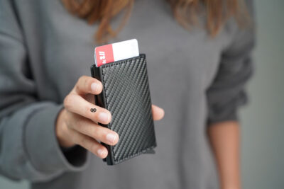 Personalized Slim Carbon Fiber Leather Card Holder with Single Slot Wallet