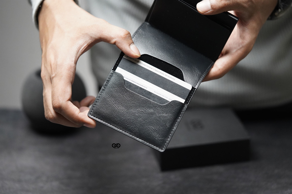 Black Slim Vegan Leather Card Holder with Single Slot Wallet 3 Black Slim Vegan Leather Card Holder with Single Slot Wallet - Image 3